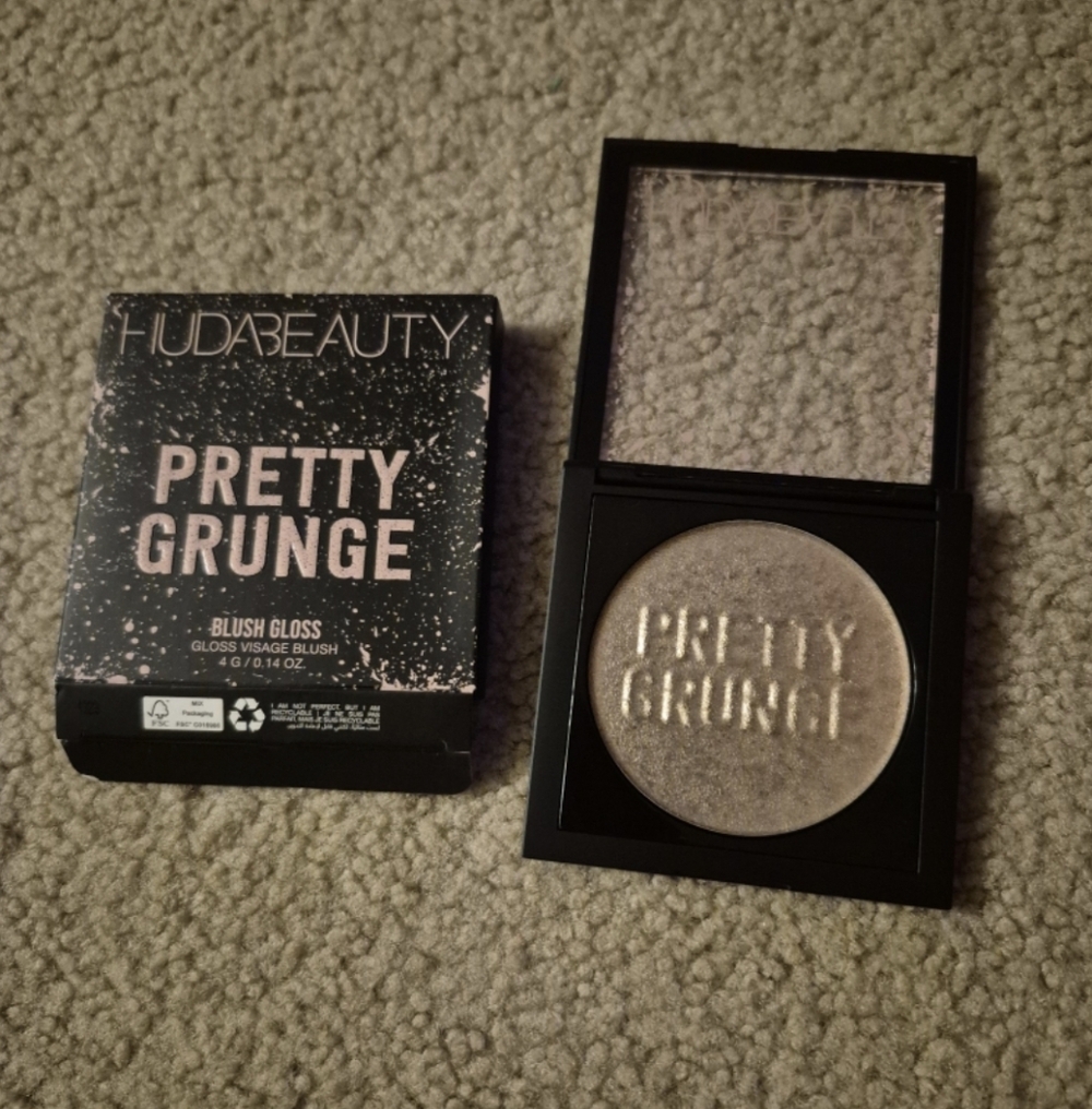 HUDA BEAUTY Pretty Grunge Blush Gloss Punk Pink